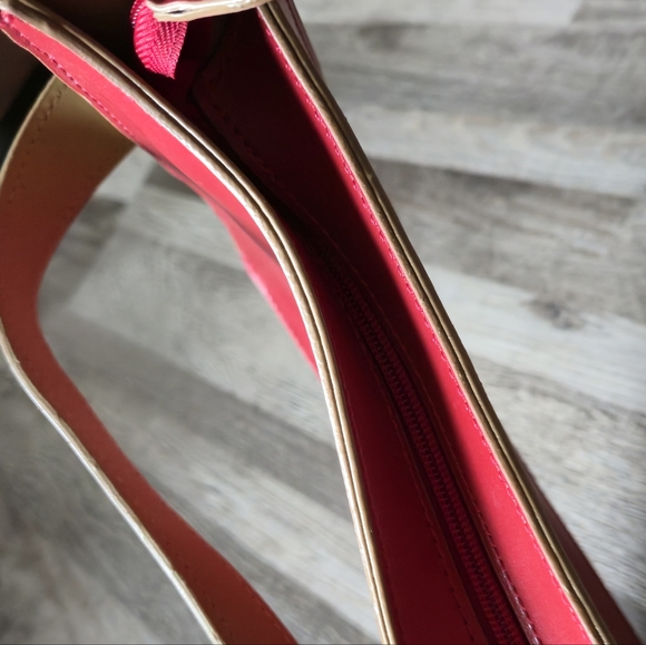 Vintage Red Y2K Baguette Bag Cut Out Flower Design Tan Trim Slouchy - Picture 9 of 11